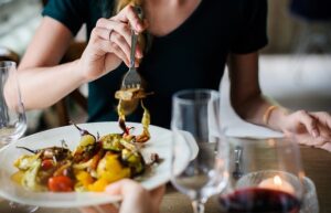 Preferencje kulinarne Polaków – co jemy i ile płacimy w restauracjach?