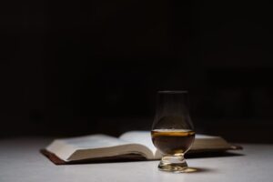 Czym należy się kierować przy wyborze whisky na prezent?