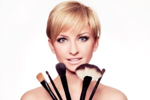 Clean makeup – jak wykonać za pomocą naturalnych kosmetyków do makijażu?