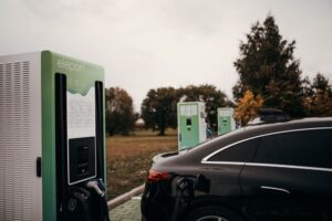 Eleport – rozwija publiczną sieć ładowania samochodów elektrycznych